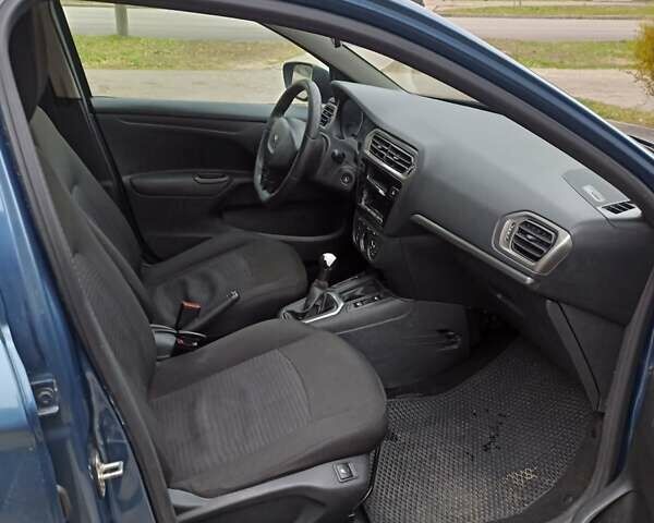 Синий Пежо 301, объемом двигателя 1.56 л и пробегом 367 тыс. км за 5500 $, фото 1 на Automoto.ua