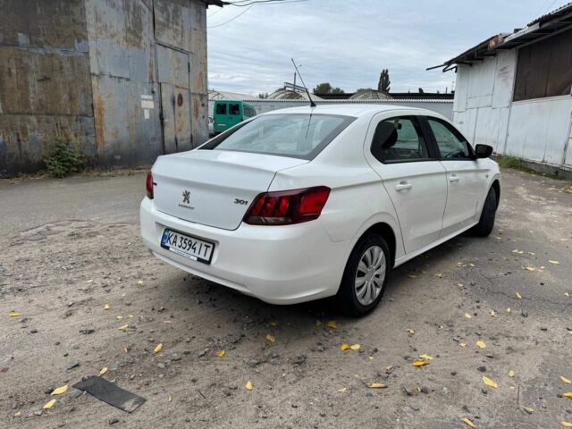 Пежо 304 2017 у Києві на Automoto.ua Білий Пежо 304, об'ємом двигуна 1.2 л та пробігом 245 тис. км за 4800 $, фото 5 на Automoto.ua