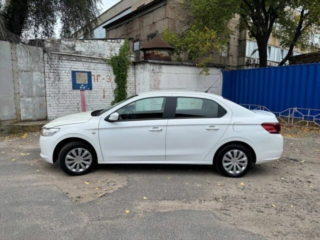 Пежо 304 2017 у Києві на Automoto.ua Білий Пежо 304, об'ємом двигуна 1.2 л та пробігом 245 тис. км за 4800 $, фото 3 на Automoto.ua