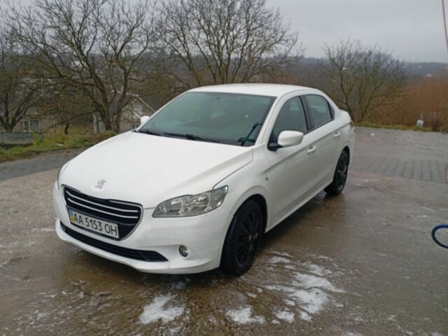 Белый Пежо 304, объемом двигателя 1.6 л и пробегом 300 тыс. км за 4999 $, фото 1 на Automoto.ua