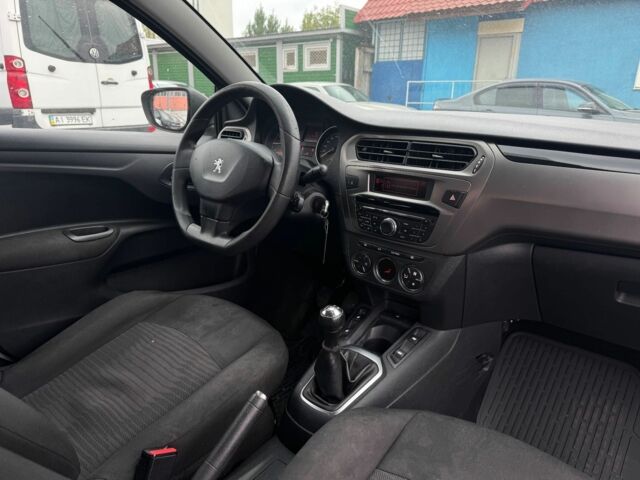 Пежо 304 2018 у Києві на Automoto.ua Білий Пежо 304, об'ємом двигуна 1.2 л та пробігом 170 тис. км за 4700 $, фото 12 на Automoto.ua