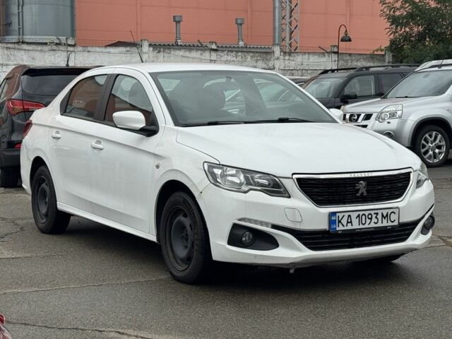 Пежо 304 2018 у Києві на Automoto.ua Білий Пежо 304, об'ємом двигуна 1.2 л та пробігом 170 тис. км за 4700 $, фото 2 на Automoto.ua