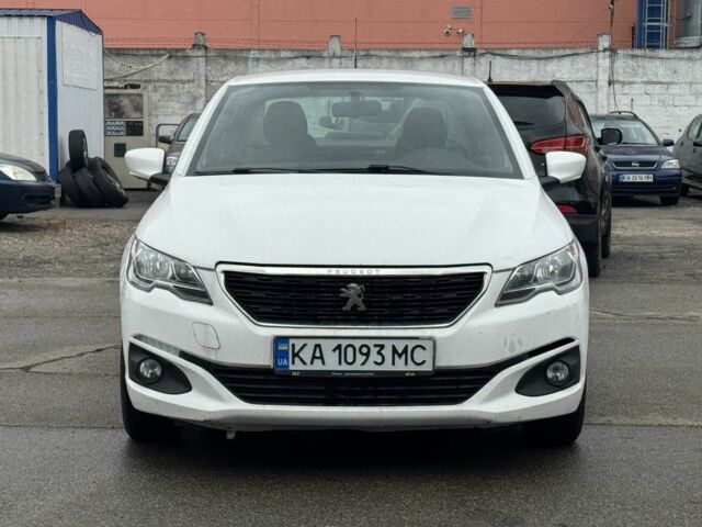 Пежо 304 2018 у Києві на Automoto.ua Білий Пежо 304, об'ємом двигуна 1.2 л та пробігом 170 тис. км за 4700 $, фото 3 на Automoto.ua