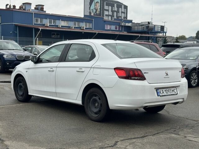 Пежо 304 2018 у Києві на Automoto.ua Білий Пежо 304, об'ємом двигуна 1.2 л та пробігом 170 тис. км за 4700 $, фото 4 на Automoto.ua