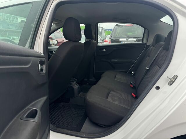 Пежо 304 2018 у Києві на Automoto.ua Білий Пежо 304, об'ємом двигуна 1.2 л та пробігом 170 тис. км за 4700 $, фото 9 на Automoto.ua