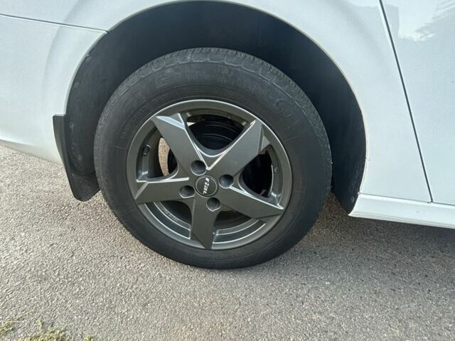 Белый Пежо 304, объемом двигателя 1.6 л и пробегом 60 тыс. км за 8400 $, фото 14 на Automoto.ua