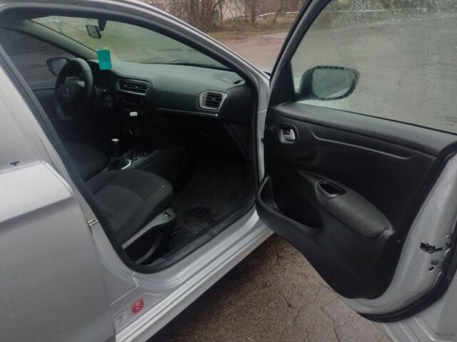 Сірий Пежо 304, об'ємом двигуна 1.2 л та пробігом 320 тис. км за 3600 $, фото 5 на Automoto.ua