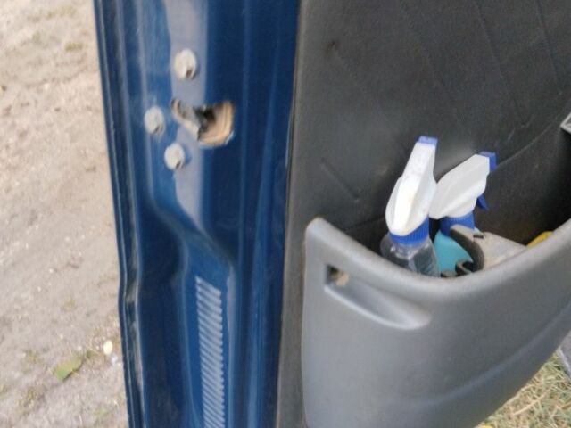 Синий Пежо 304, объемом двигателя 2 л и пробегом 265 тыс. км за 3500 $, фото 7 на Automoto.ua