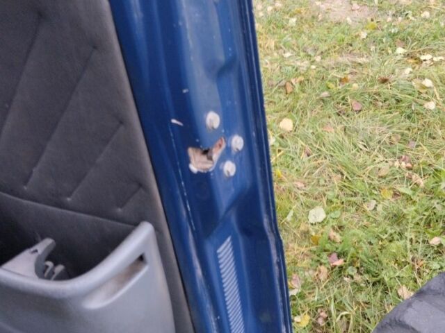 Синий Пежо 304, объемом двигателя 2 л и пробегом 265 тыс. км за 3500 $, фото 11 на Automoto.ua