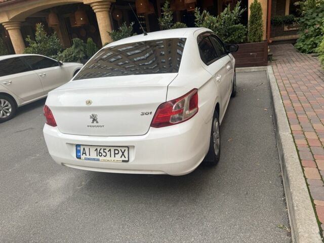 Белый Пежо 305, объемом двигателя 1.6 л и пробегом 108 тыс. км за 6100 $, фото 3 на Automoto.ua