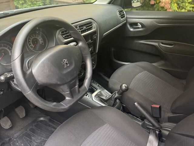 Белый Пежо 305, объемом двигателя 1.6 л и пробегом 108 тыс. км за 6100 $, фото 5 на Automoto.ua