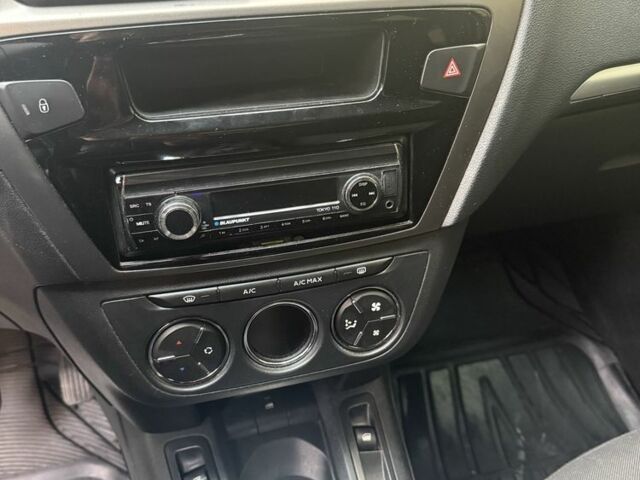 Белый Пежо 305, объемом двигателя 1.6 л и пробегом 108 тыс. км за 6100 $, фото 8 на Automoto.ua