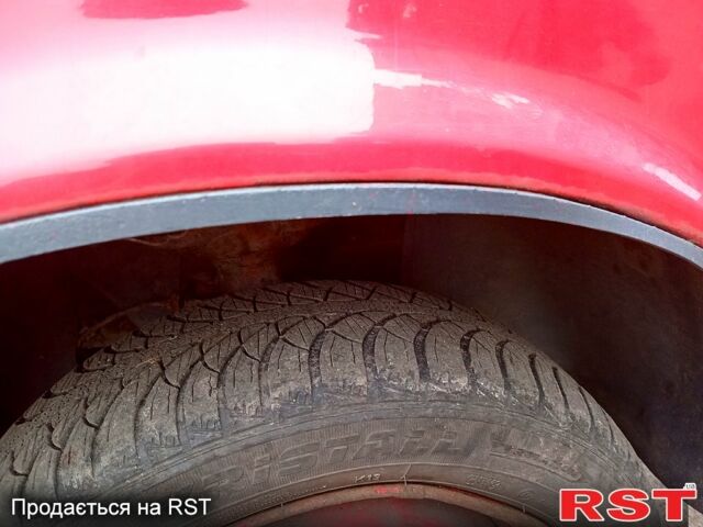 Красный Пежо 305, объемом двигателя 1.6 л и пробегом 56 тыс. км за 590 $, фото 5 на Automoto.ua