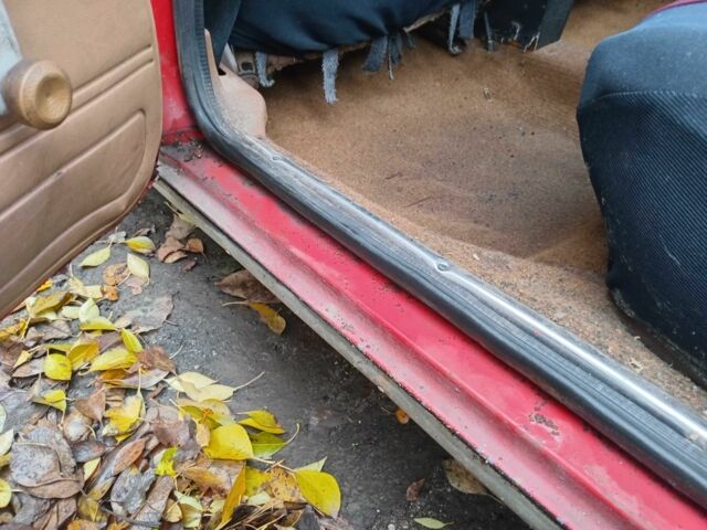 Червоний Пежо 305, об'ємом двигуна 1.6 л та пробігом 55 тис. км за 596 $, фото 2 на Automoto.ua