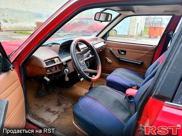 Красный Пежо 305, объемом двигателя 1.6 л и пробегом 56 тыс. км за 590 $, фото 2 на Automoto.ua