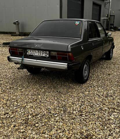 Серый Пежо 305, объемом двигателя 1.6 л и пробегом 1 тыс. км за 204 $, фото 7 на Automoto.ua