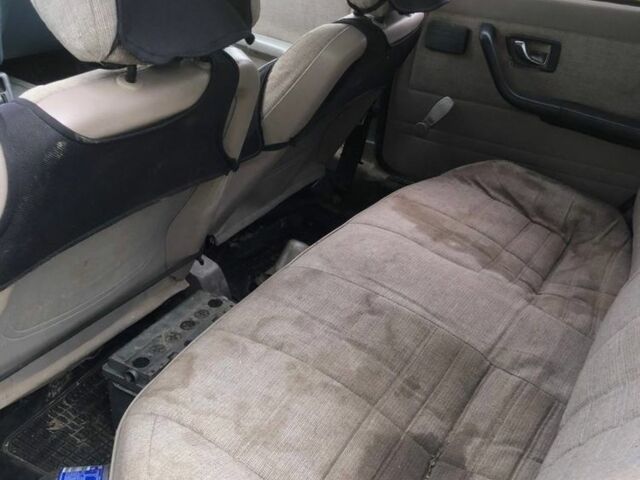 Серый Пежо 305, объемом двигателя 1.6 л и пробегом 1 тыс. км за 204 $, фото 6 на Automoto.ua