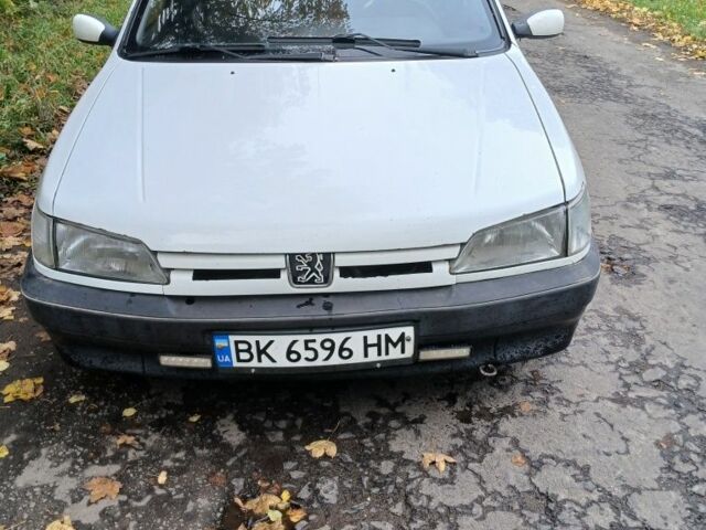 Белый Пежо 306, объемом двигателя 1.4 л и пробегом 364 тыс. км за 1300 $, фото 2 на Automoto.ua
