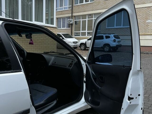 Білий Пежо 306, об'ємом двигуна 1.4 л та пробігом 320 тис. км за 1650 $, фото 7 на Automoto.ua