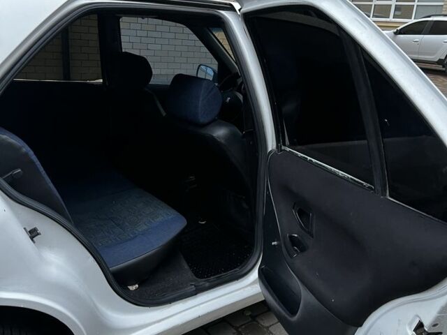 Білий Пежо 306, об'ємом двигуна 1.4 л та пробігом 320 тис. км за 1650 $, фото 16 на Automoto.ua