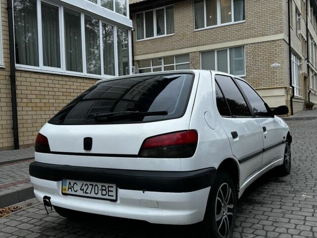 Білий Пежо 306, об'ємом двигуна 1.4 л та пробігом 320 тис. км за 1650 $, фото 3 на Automoto.ua