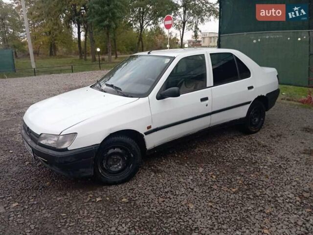 Белый Пежо 306, объемом двигателя 1.9 л и пробегом 154 тыс. км за 2200 $, фото 4 на Automoto.ua