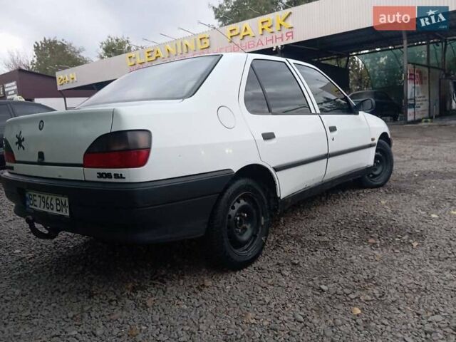 Белый Пежо 306, объемом двигателя 1.9 л и пробегом 154 тыс. км за 2200 $, фото 3 на Automoto.ua