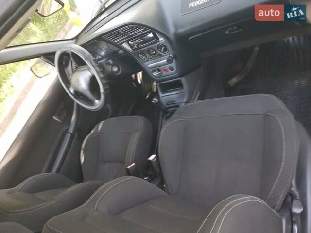 Белый Пежо 306, объемом двигателя 1.9 л и пробегом 418 тыс. км за 2550 $, фото 23 на Automoto.ua