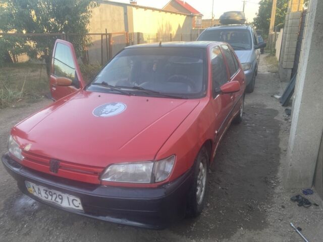 Красный Пежо 306, объемом двигателя 1.4 л и пробегом 3 тыс. км за 600 $, фото 2 на Automoto.ua