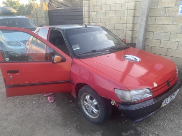 Красный Пежо 306, объемом двигателя 1.4 л и пробегом 3 тыс. км за 600 $, фото 3 на Automoto.ua