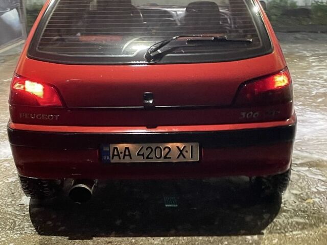 Красный Пежо 306, объемом двигателя 1.4 л и пробегом 358 тыс. км за 1000 $, фото 4 на Automoto.ua