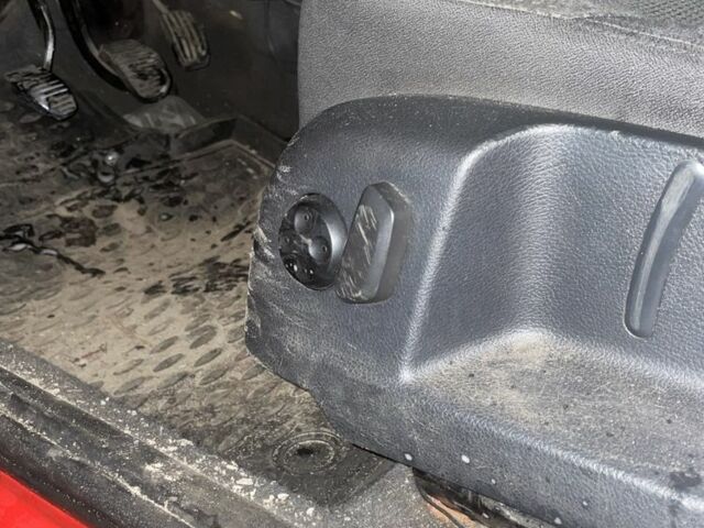 Красный Пежо 306, объемом двигателя 1.4 л и пробегом 358 тыс. км за 1000 $, фото 11 на Automoto.ua