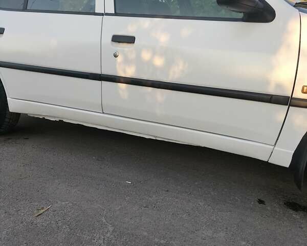 Пежо 306, объемом двигателя 1.4 л и пробегом 350 тыс. км за 2400 $, фото 26 на Automoto.ua