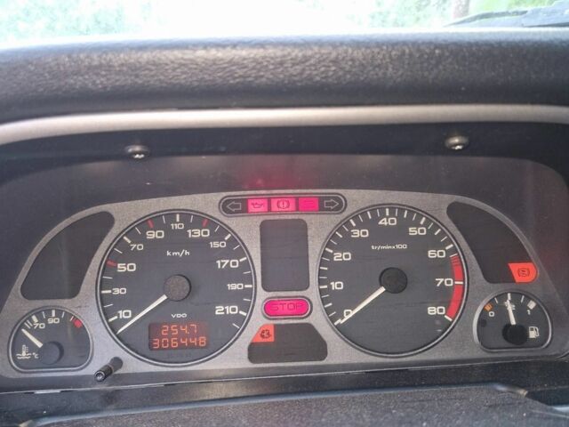 Серый Пежо 306, объемом двигателя 1.4 л и пробегом 300 тыс. км за 1500 $, фото 7 на Automoto.ua