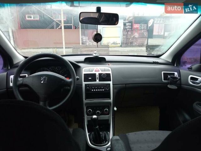 Білий Пежо 307, об'ємом двигуна 1.59 л та пробігом 370 тис. км за 3300 $, фото 9 на Automoto.ua