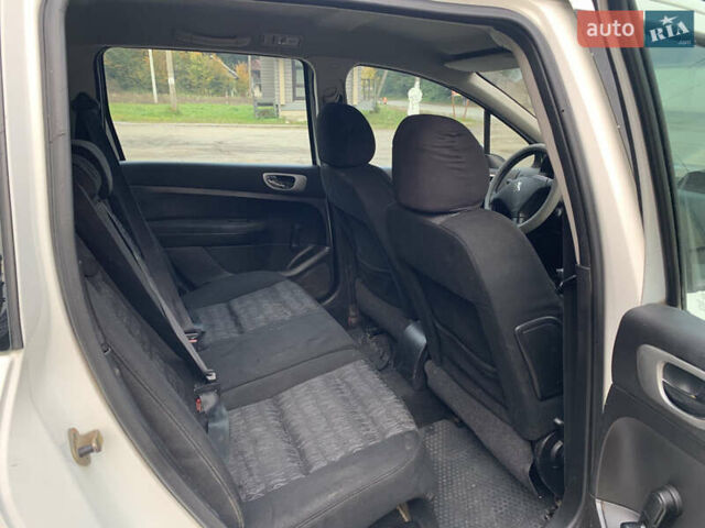 Белый Пежо 307, объемом двигателя 0 л и пробегом 500 тыс. км за 1800 $, фото 4 на Automoto.ua