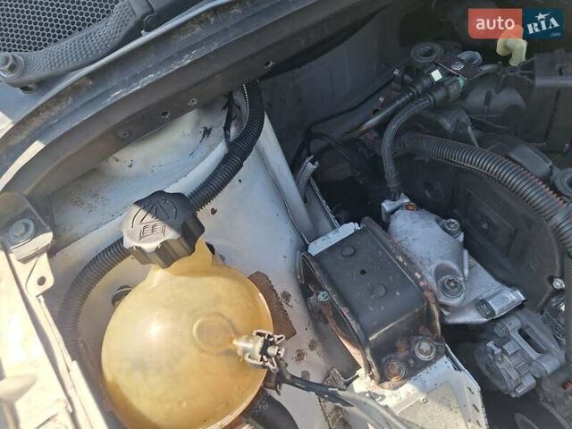 Белый Пежо 307, объемом двигателя 1.4 л и пробегом 430 тыс. км за 3000 $, фото 20 на Automoto.ua