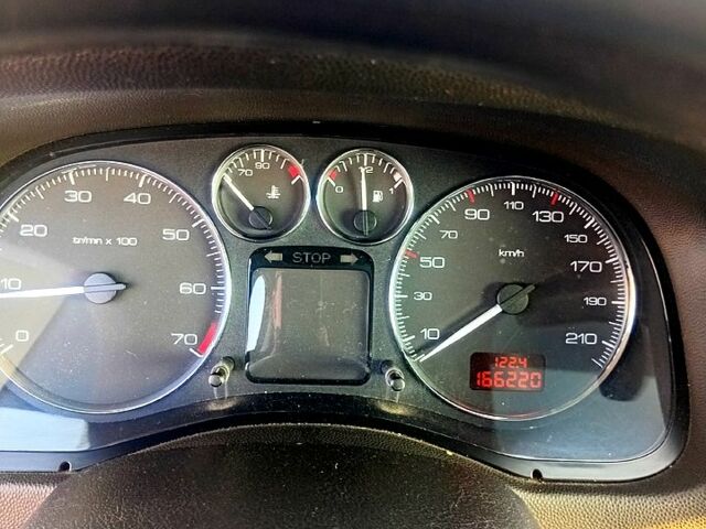 Белый Пежо 307, объемом двигателя 1.4 л и пробегом 166 тыс. км за 4300 $, фото 3 на Automoto.ua