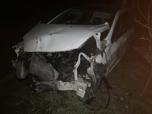 Белый Пежо 307, объемом двигателя 1.6 л и пробегом 307 тыс. км за 1500 $, фото 2 на Automoto.ua