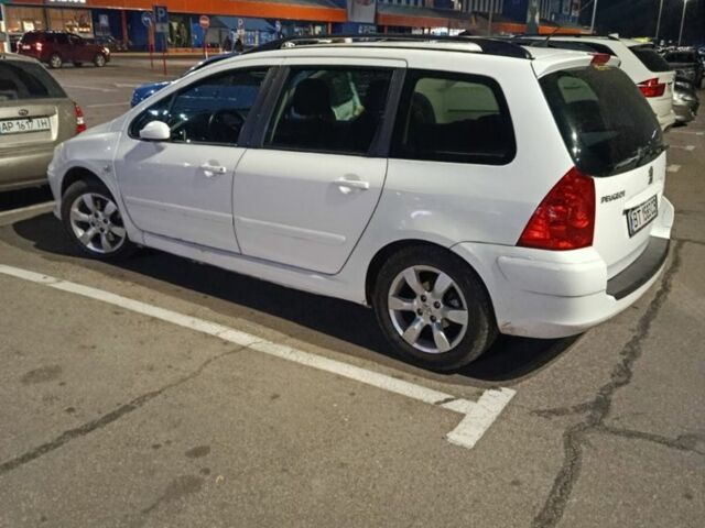 Белый Пежо 307, объемом двигателя 2 л и пробегом 300 тыс. км за 3500 $, фото 3 на Automoto.ua