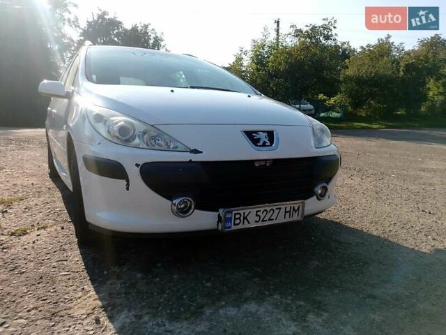 Білий Пежо 307, об'ємом двигуна 1.4 л та пробігом 273 тис. км за 4200 $, фото 7 на Automoto.ua