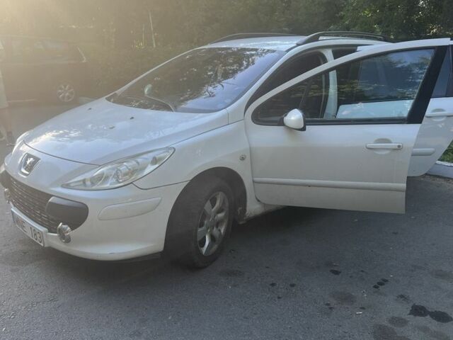 Белый Пежо 307, объемом двигателя 1.6 л и пробегом 3 тыс. км за 3200 $, фото 2 на Automoto.ua