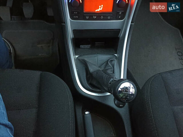 Бежевый Пежо 307, объемом двигателя 2 л и пробегом 86 тыс. км за 4850 $, фото 6 на Automoto.ua