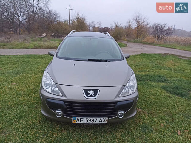 Бежевый Пежо 307, объемом двигателя 2 л и пробегом 86 тыс. км за 4850 $, фото 2 на Automoto.ua