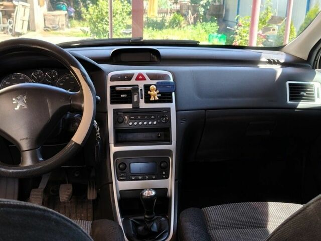 Бежевый Пежо 307, объемом двигателя 1.6 л и пробегом 280 тыс. км за 3750 $, фото 8 на Automoto.ua