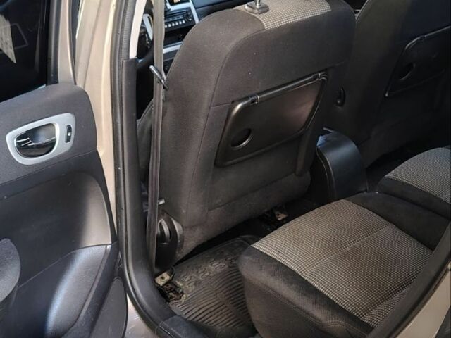 Бежевый Пежо 307, объемом двигателя 1.6 л и пробегом 280 тыс. км за 3750 $, фото 13 на Automoto.ua