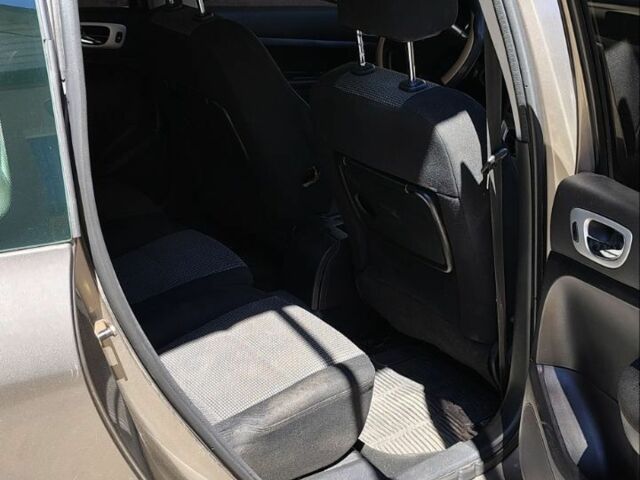 Бежевый Пежо 307, объемом двигателя 1.6 л и пробегом 280 тыс. км за 3750 $, фото 10 на Automoto.ua