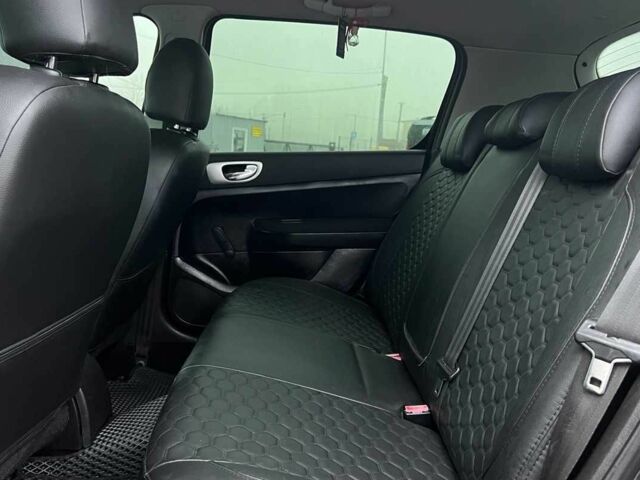 Чорний Пежо 307, об'ємом двигуна 1.6 л та пробігом 310 тис. км за 5300 $, фото 16 на Automoto.ua