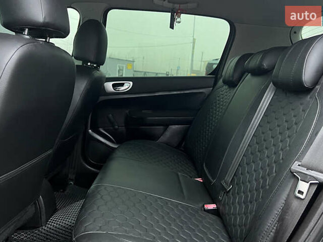 Черный Пежо 307, объемом двигателя 1.56 л и пробегом 310 тыс. км за 5300 $, фото 16 на Automoto.ua