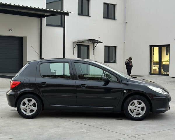 Пежо 307 2007 в Луцке на Automoto.ua Черный Пежо 307, объемом двигателя 1.6 л и пробегом 223 тыс. км за 4900 $, фото 1 на Automoto.ua